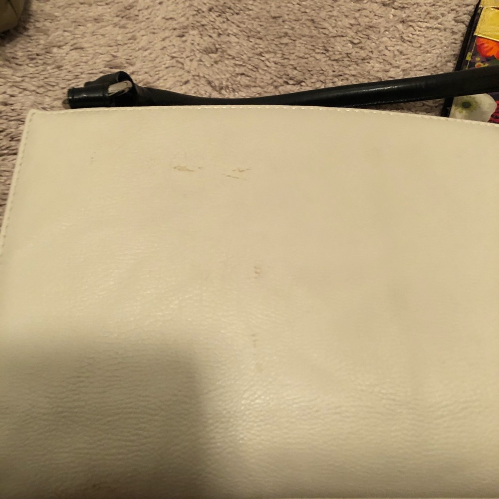 Miche Purse with 3 shells! - Picture 5 of 9